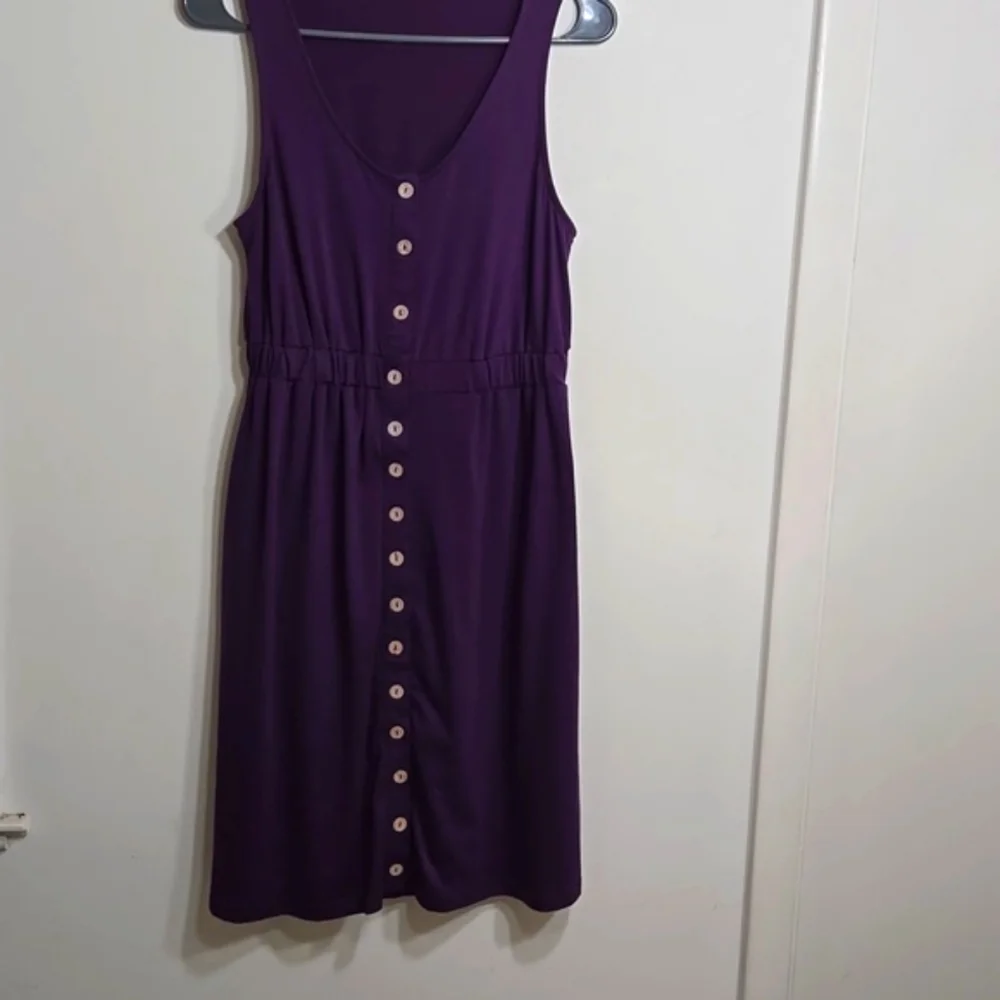 Blencot Button Front Sleeveless Dress - Picture 2 of 6